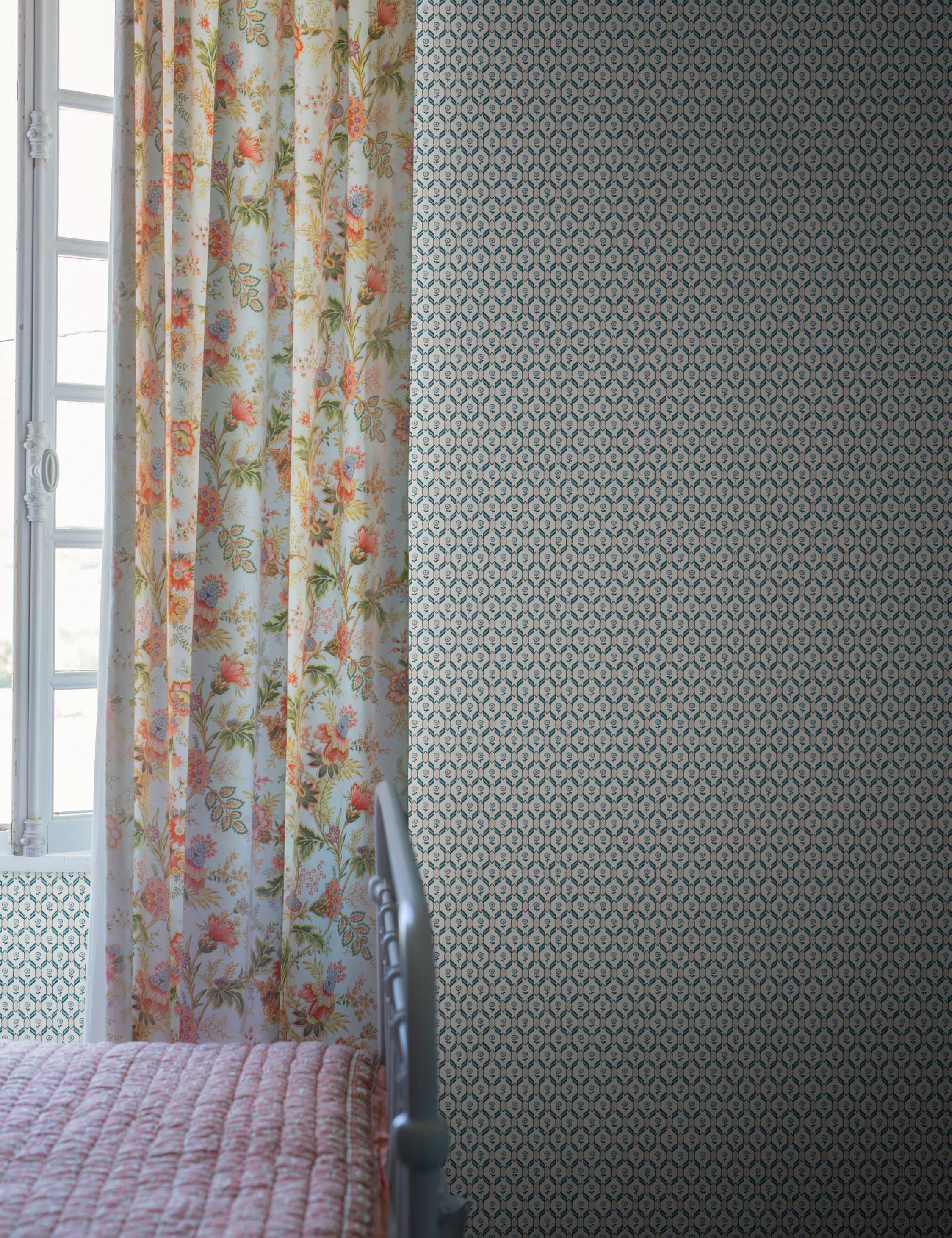 Hugo Wallpaper by Scalamandre 5 Hugo Wallpaper by Scalamandre