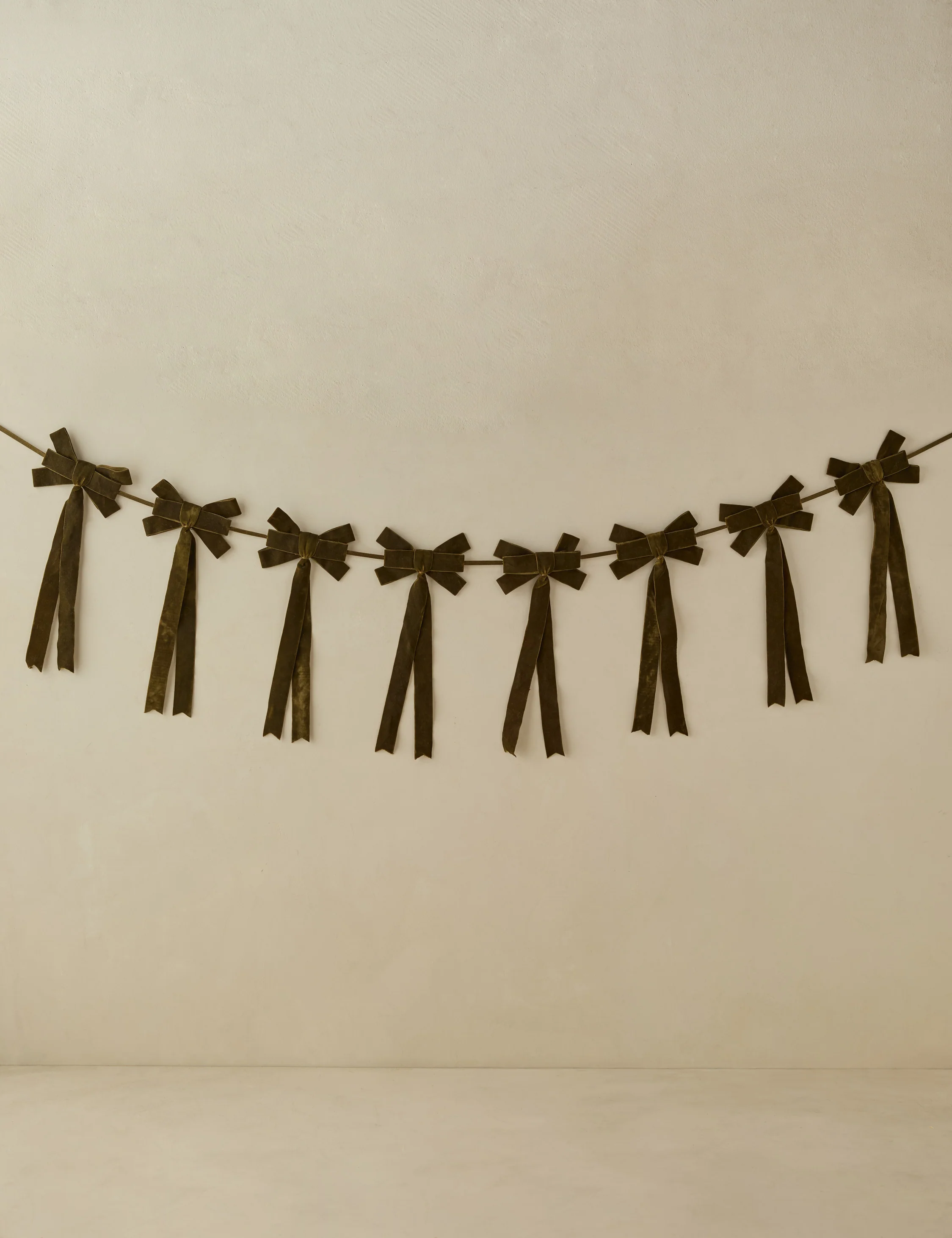 Mauree Velvet Garland 15 Mauree Velvet Garland