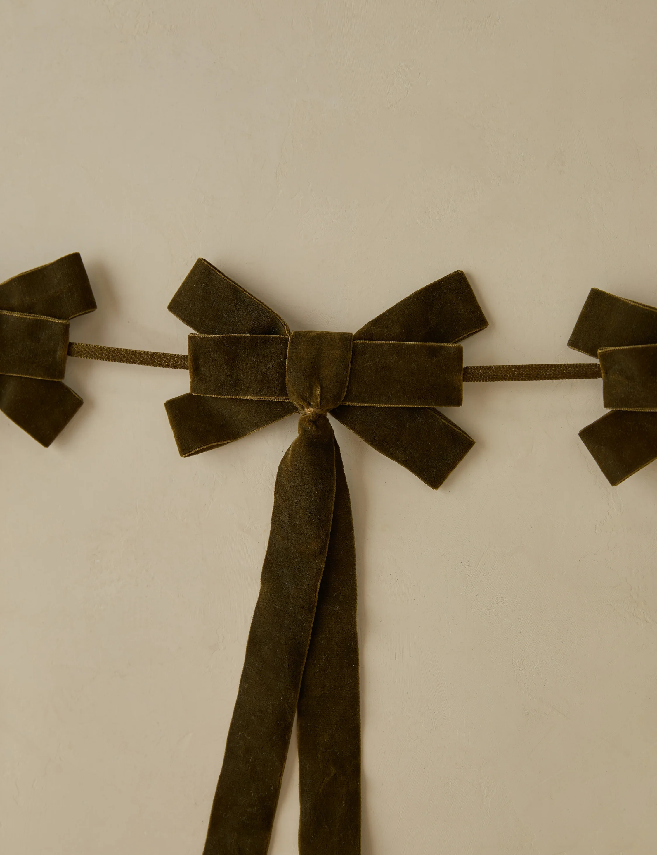 Mauree Velvet Garland 16 Mauree Velvet Garland