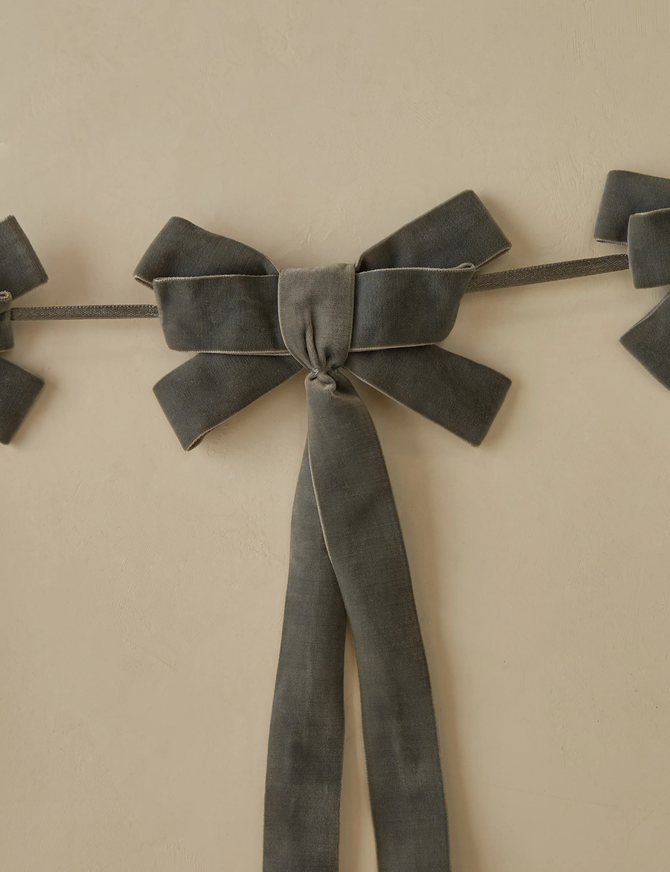 Mauree Velvet Garland 19 Mauree Velvet Garland