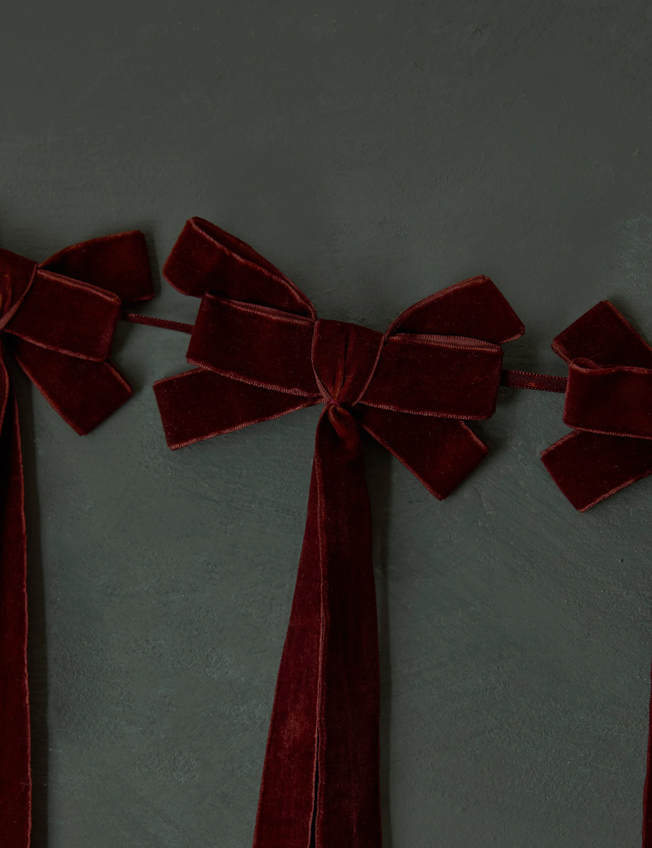 Mauree Velvet Garland 5 Mauree Velvet Garland