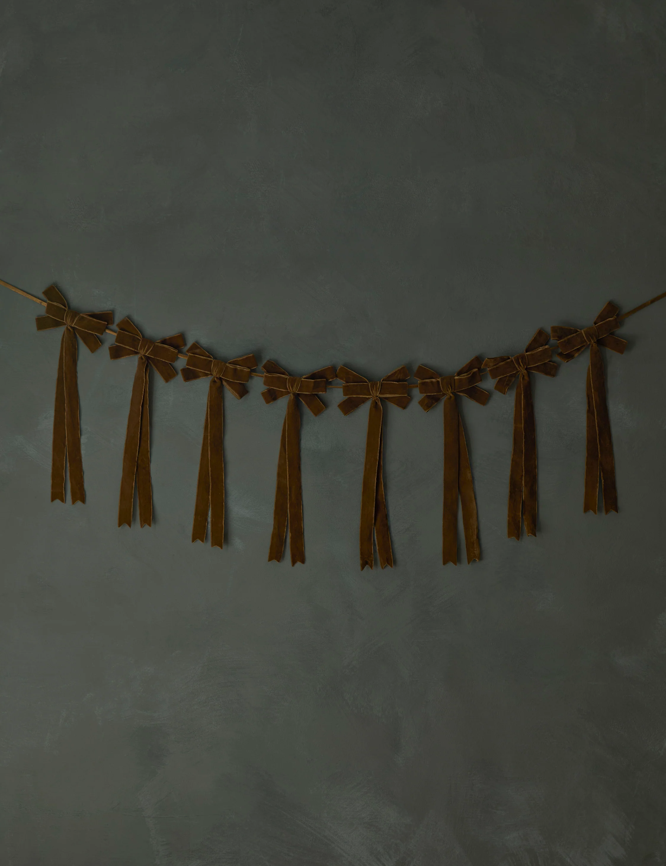 Mauree Velvet Garland 6 Mauree Velvet Garland