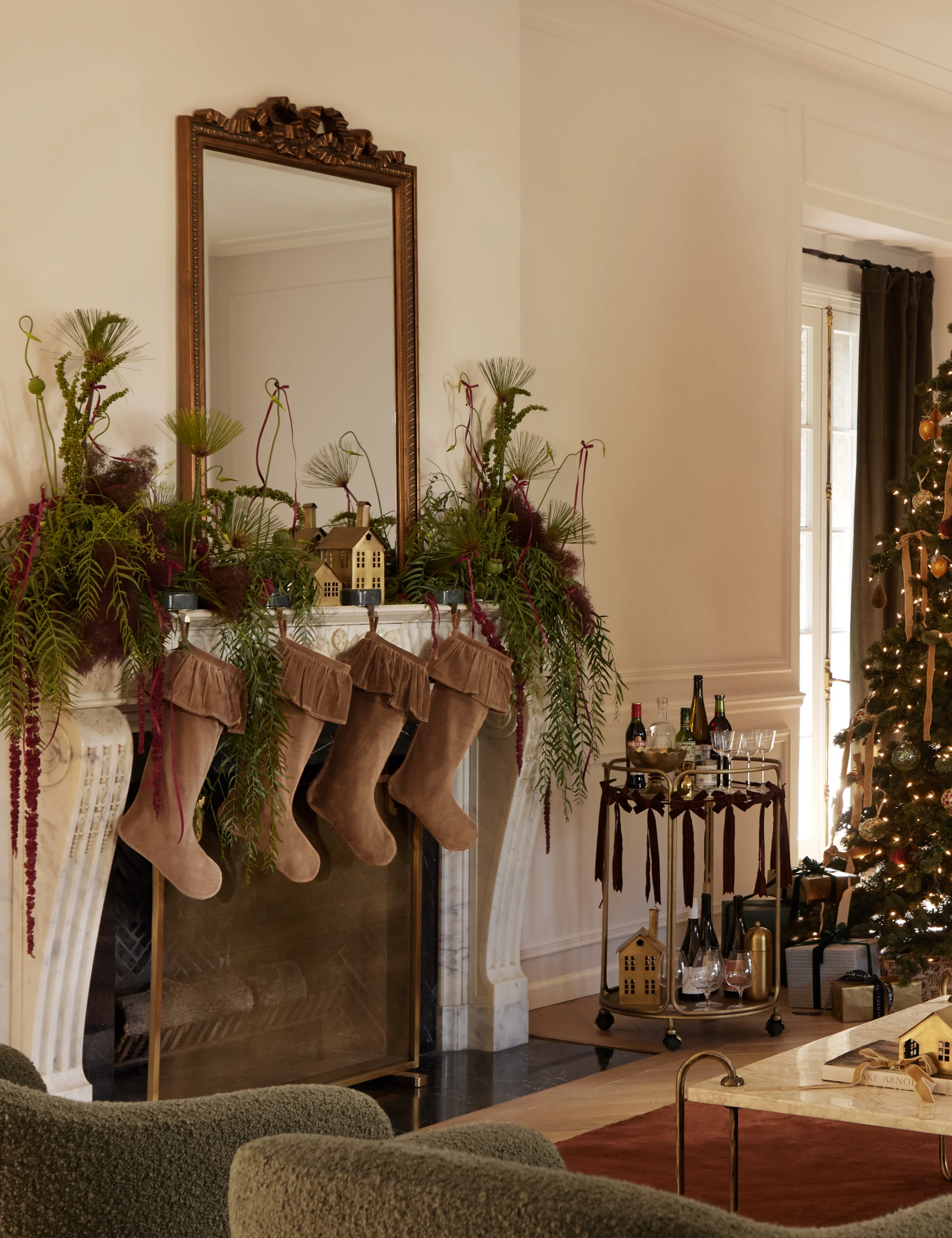 Mauree Velvet Stocking