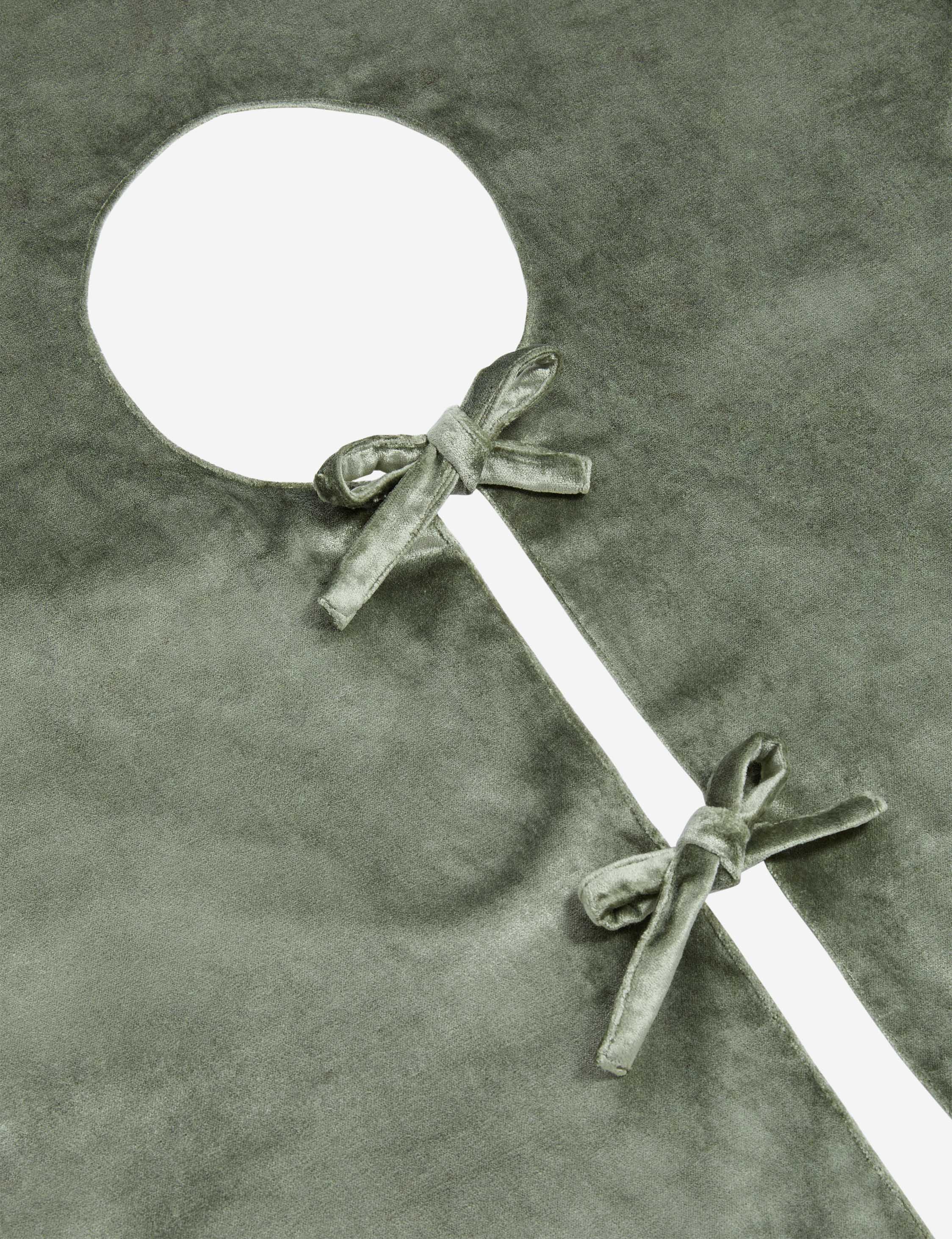 Brandis Velvet Tree Skirt