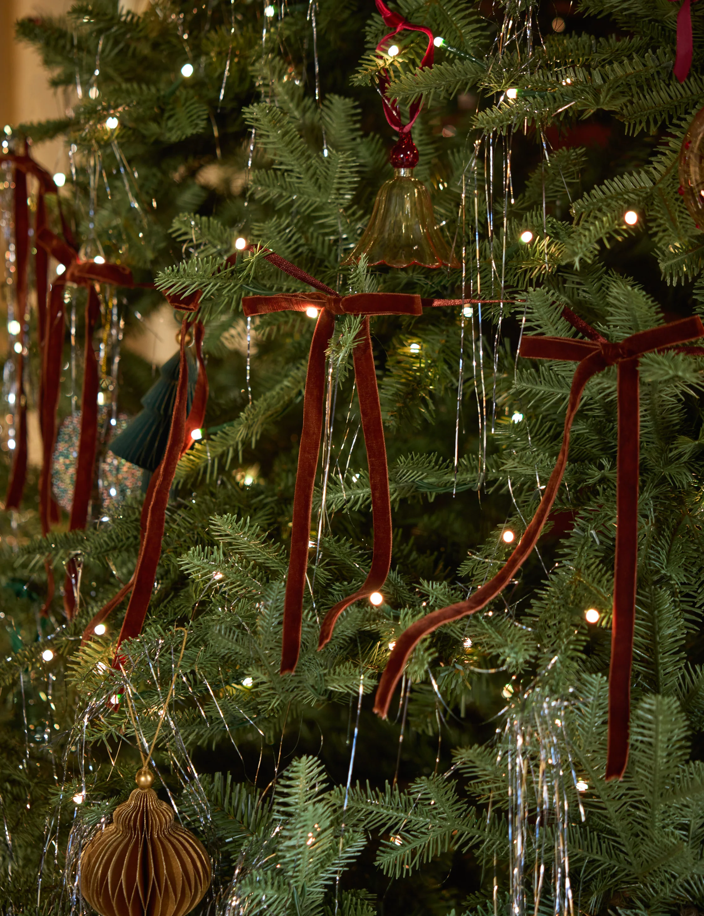 Danita Velvet Garland