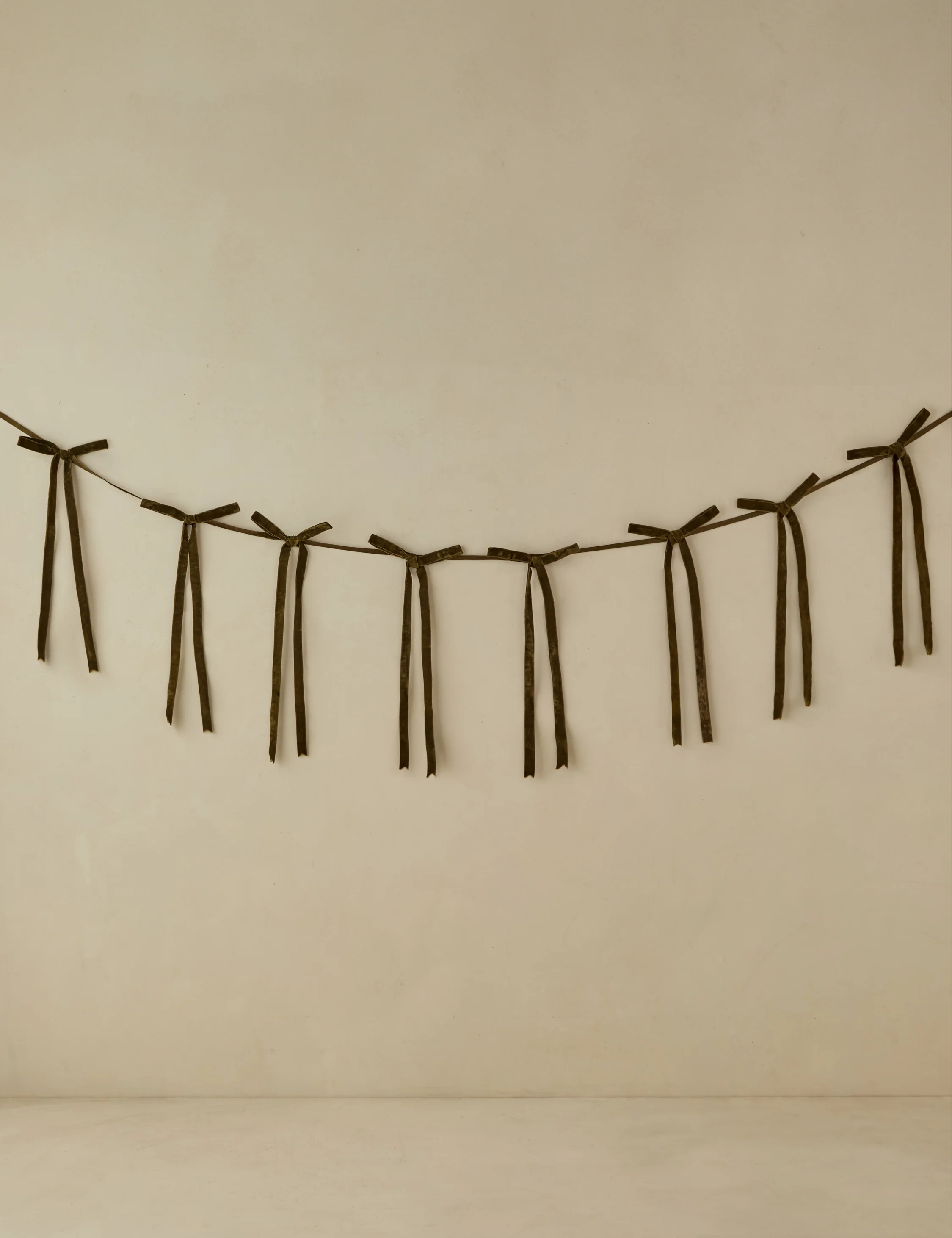 Danita Velvet Garland