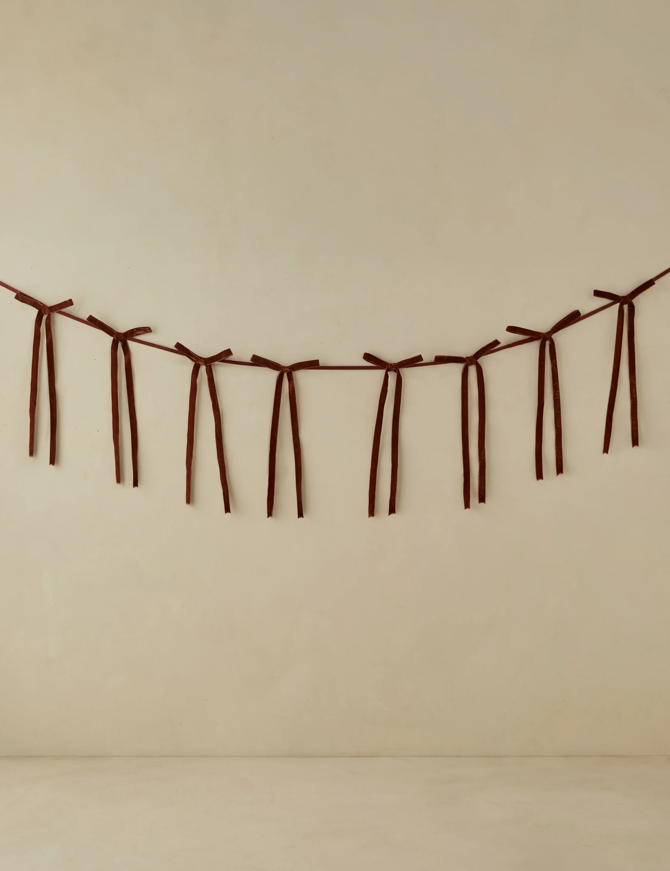 Danita Velvet Garland