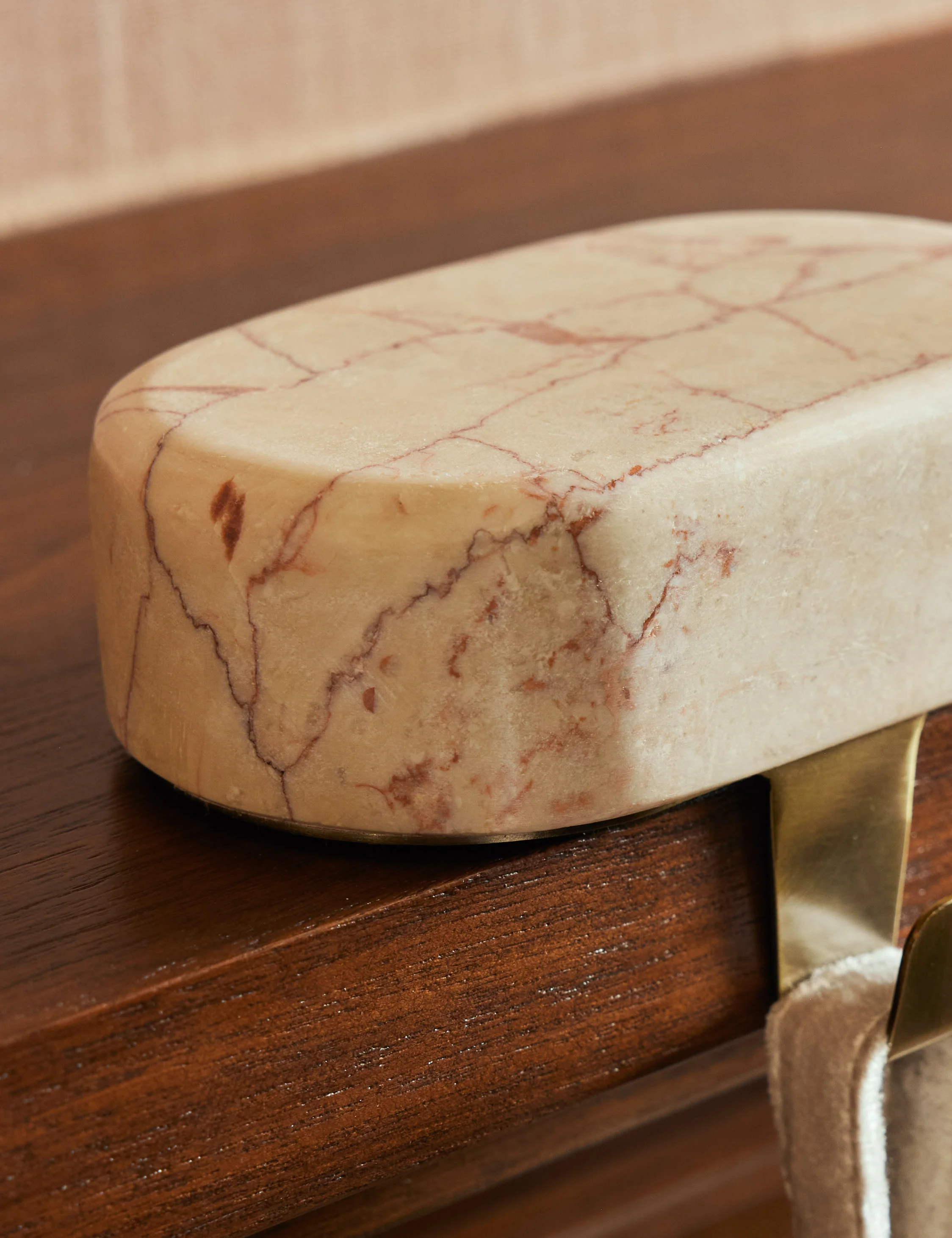 Bertram Stocking Holder