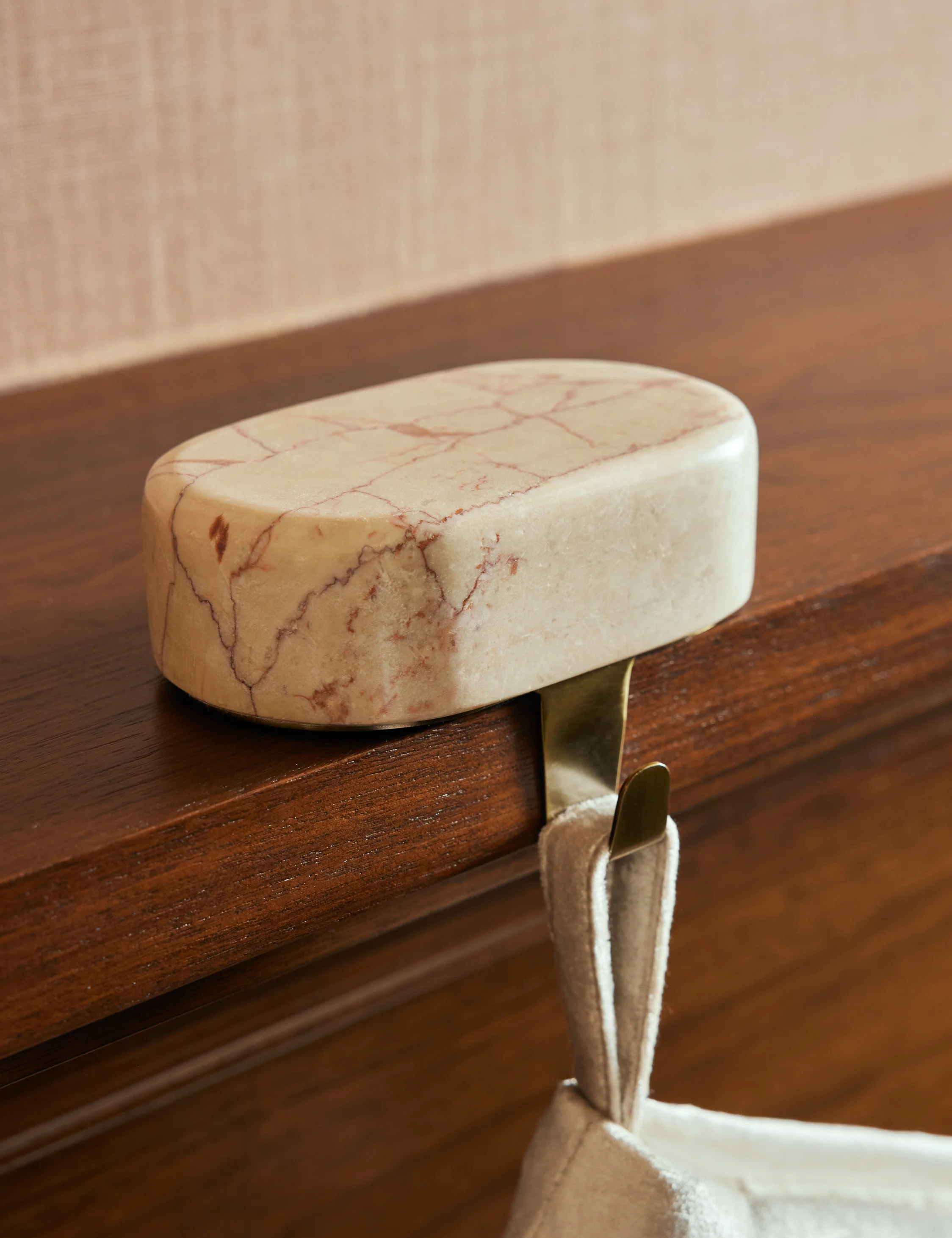 Bertram Stocking Holder