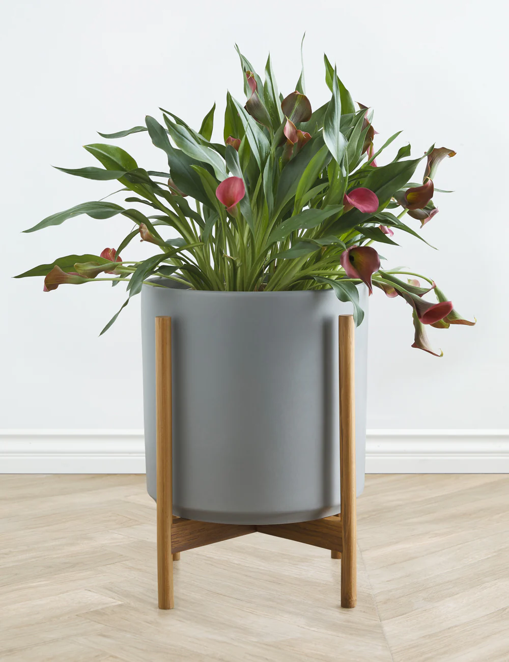 Ceramic Planter Pot + Teak Stand by LBE Design