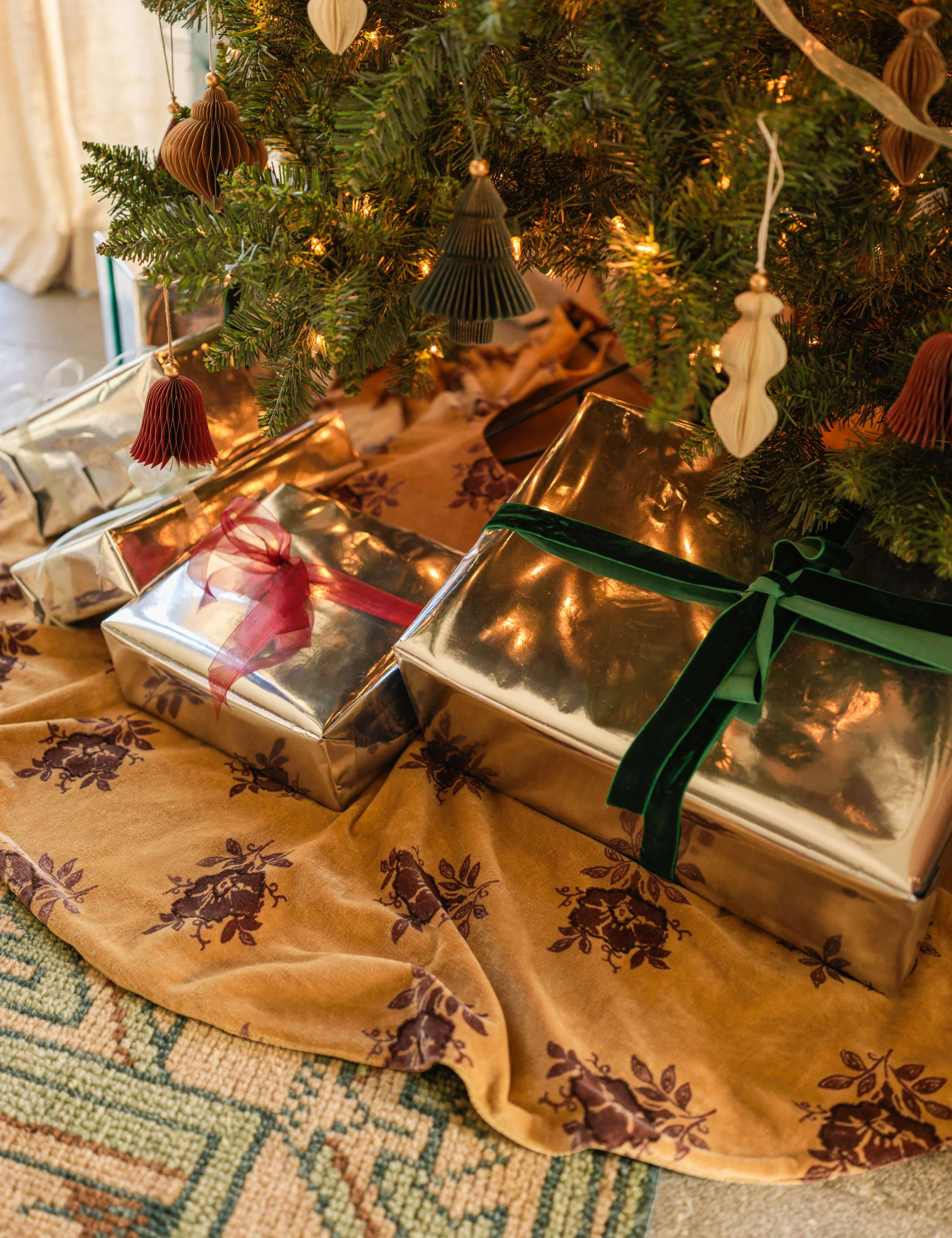Montreal Velvet Tree Skirt