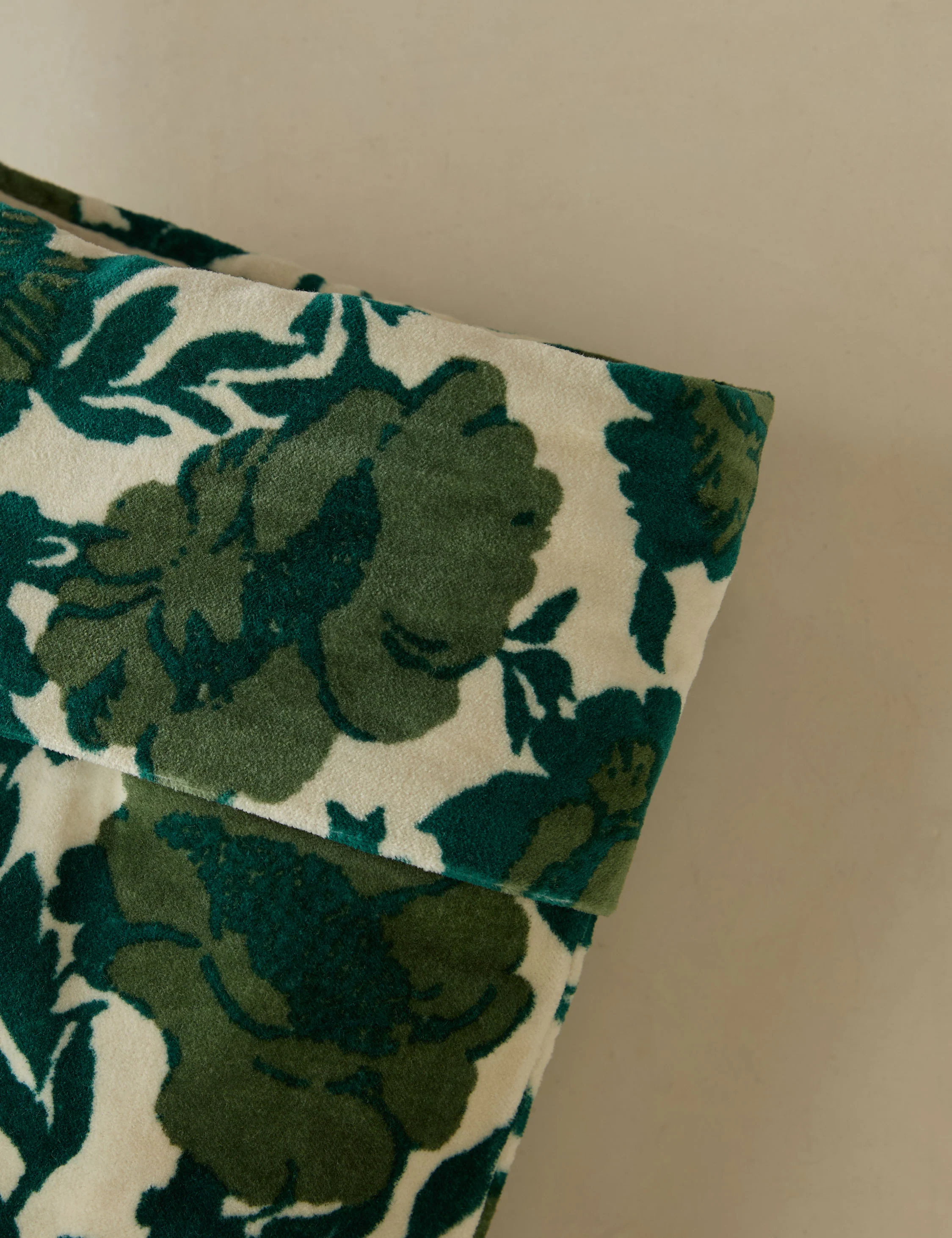 Corabel Velvet Stocking