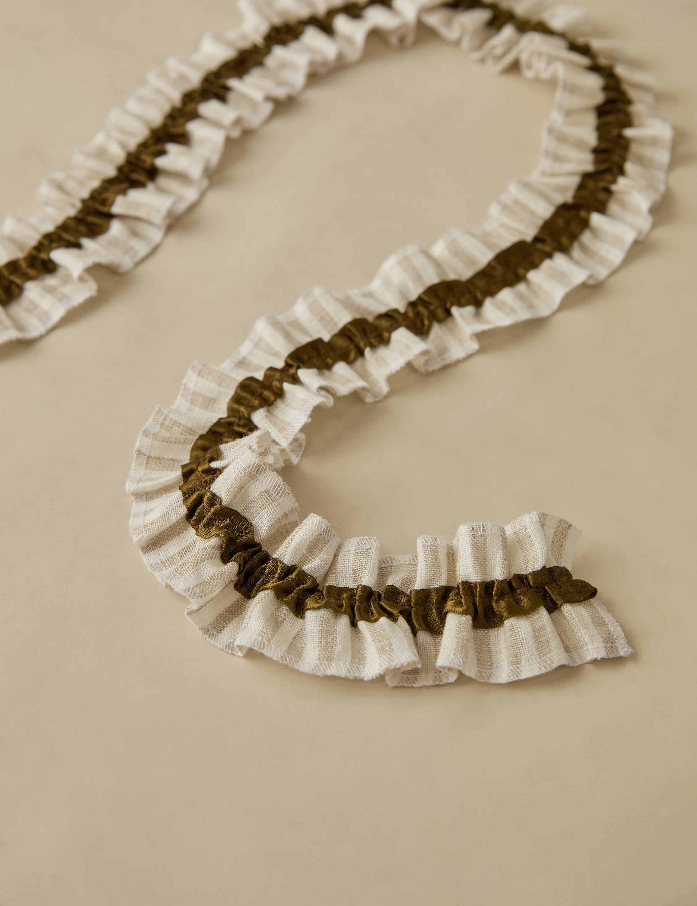 Carlen Linen Satin Garland