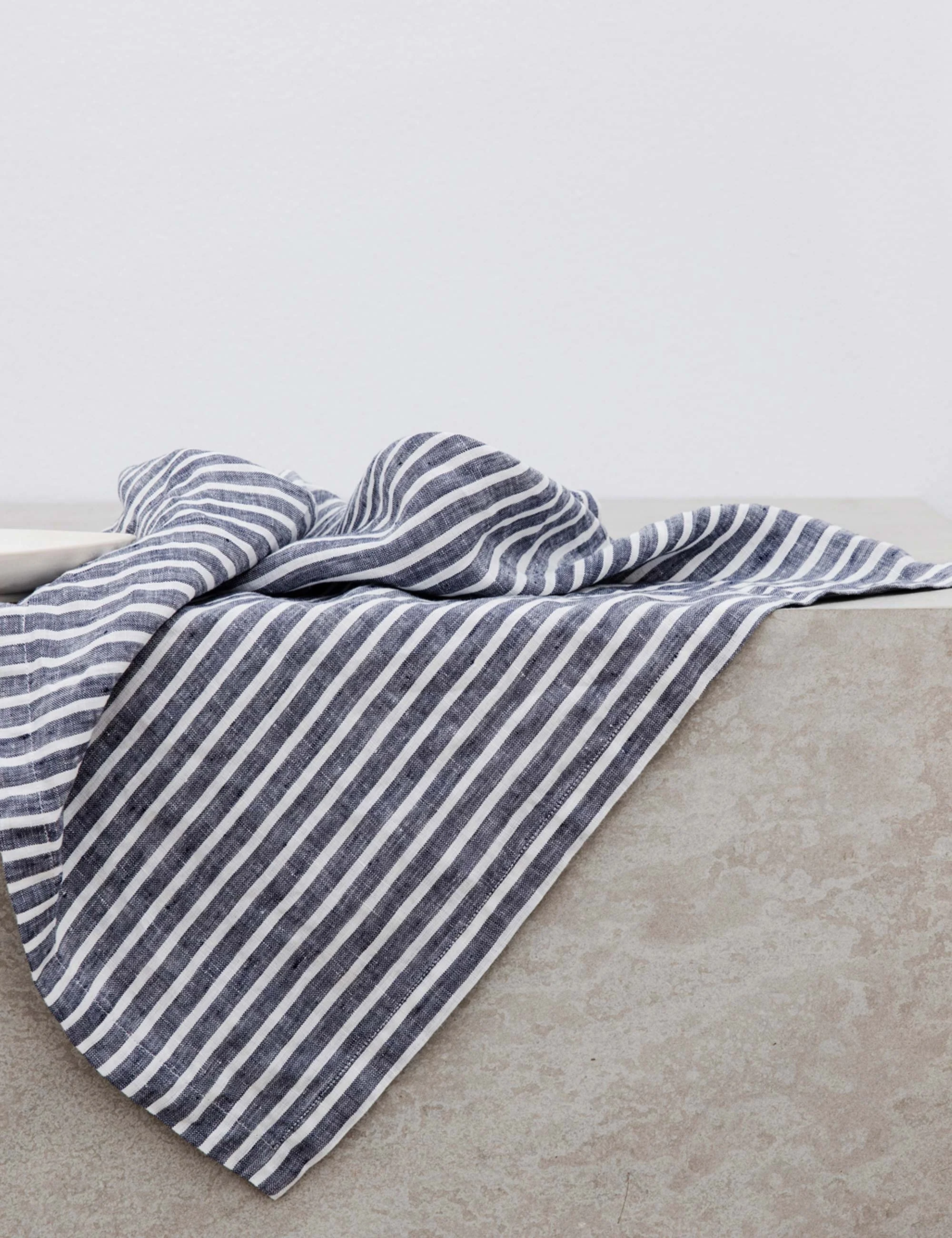 Linen Table Napkins (Set of 4) by Cultiver