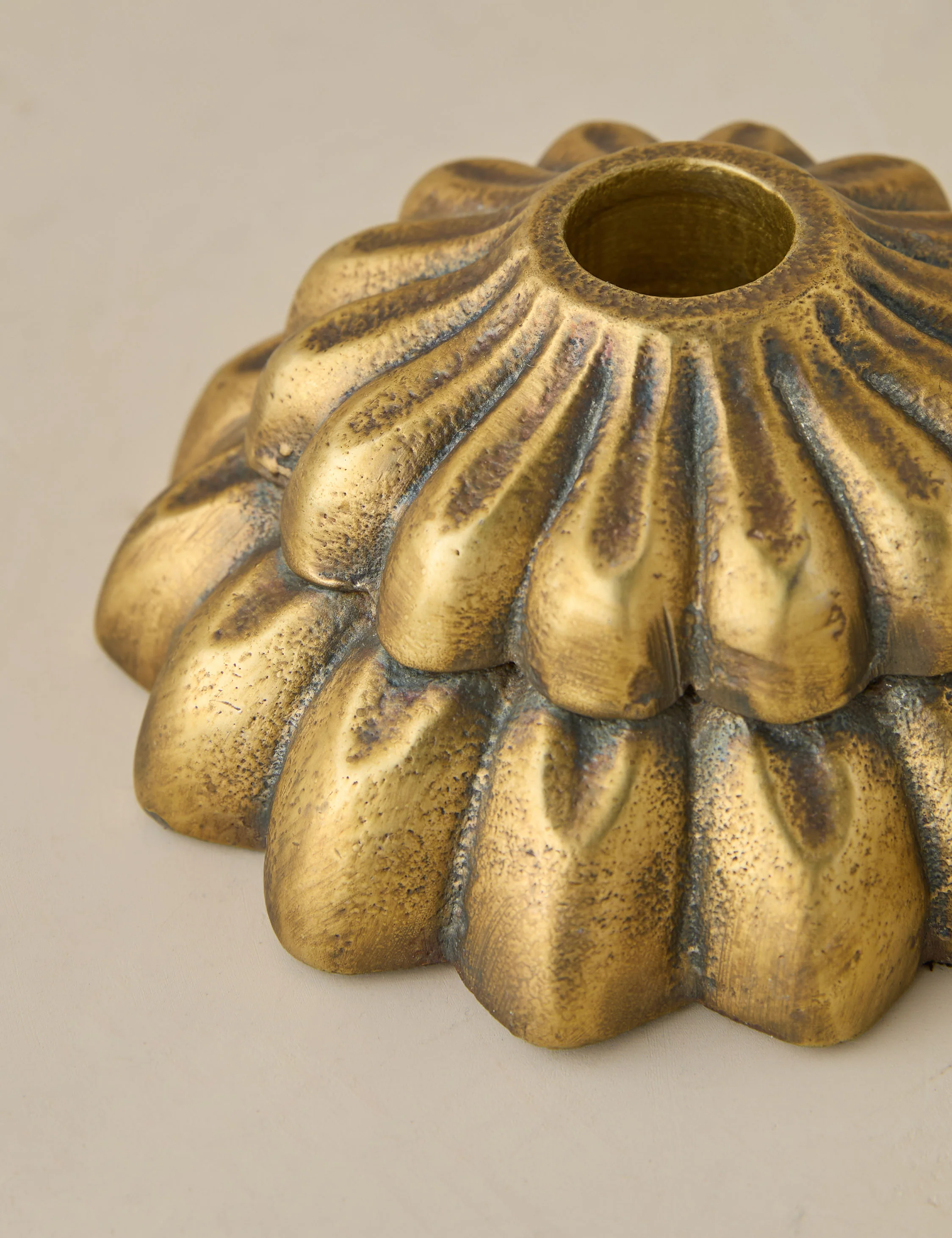 Giovanna Candle Holder