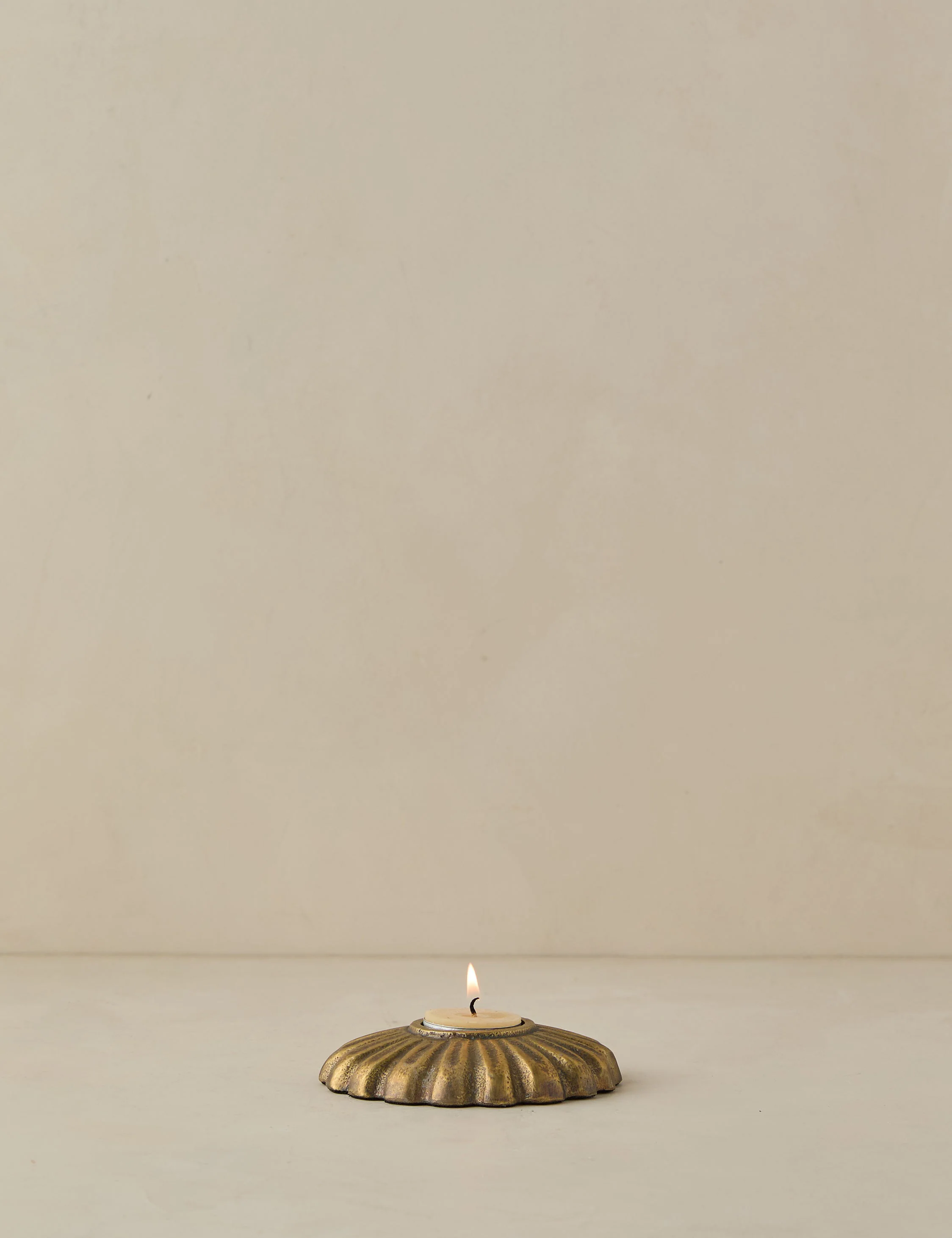 Giovanna Candle Holder