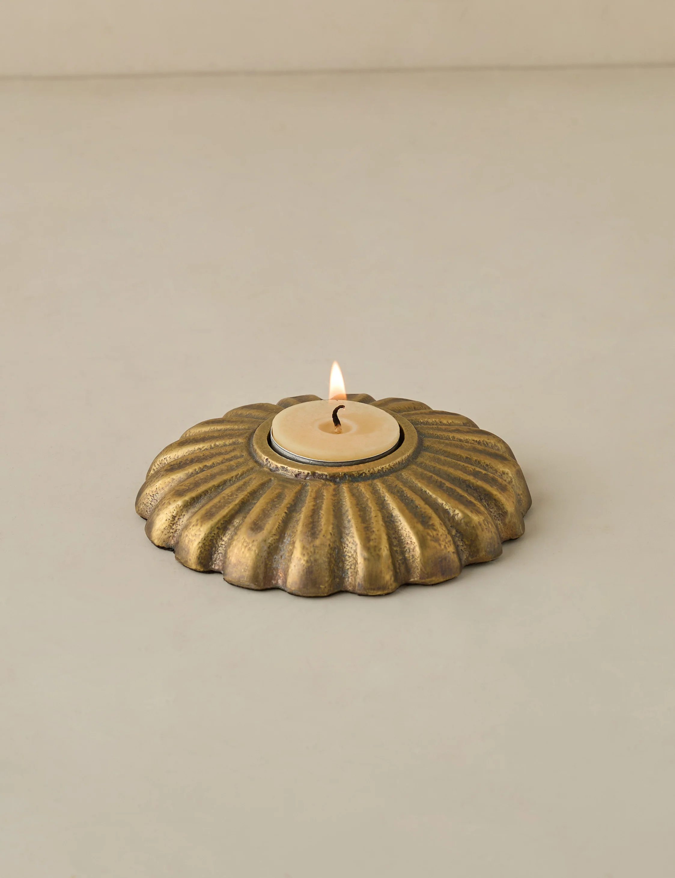 Giovanna Candle Holder