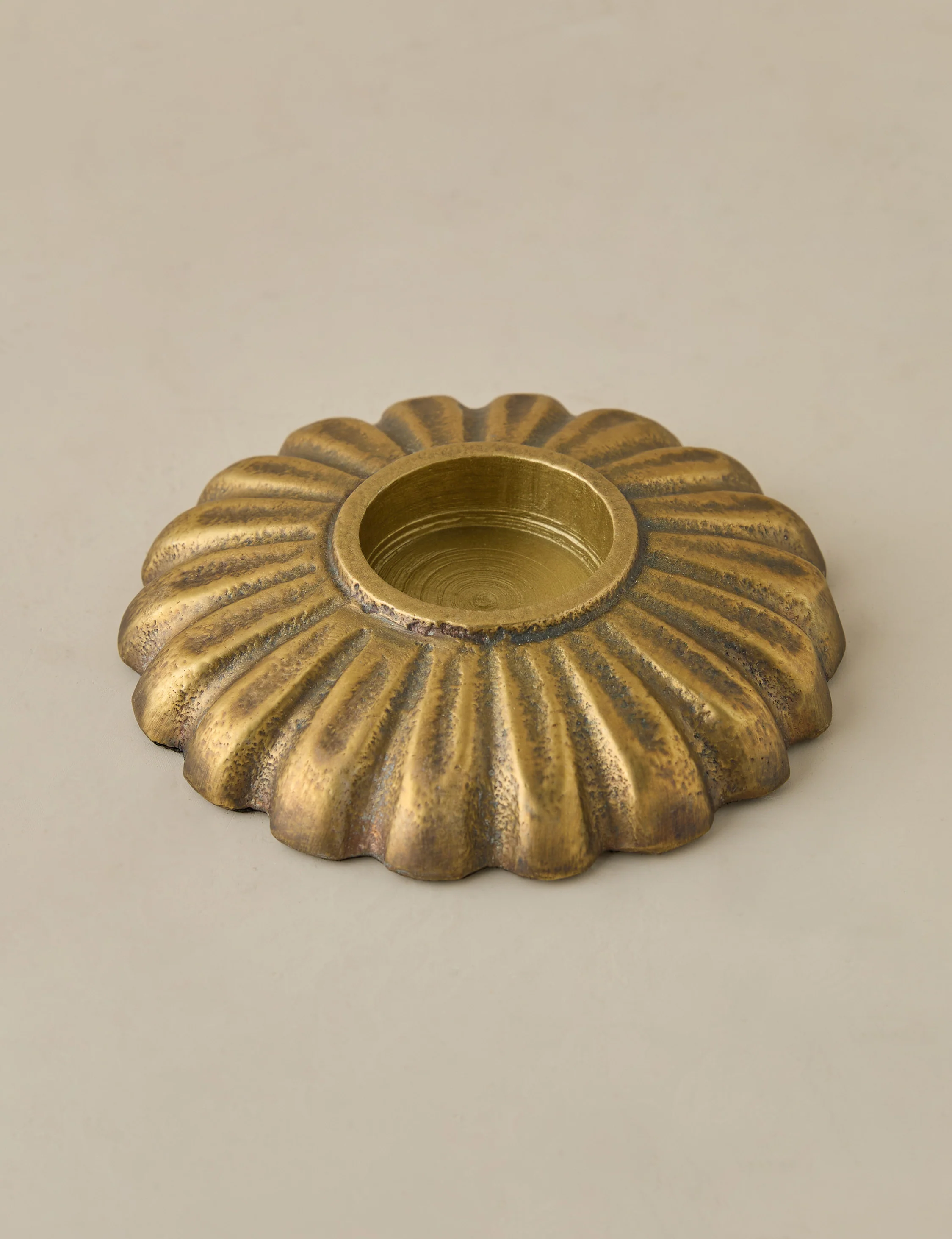 Giovanna Candle Holder