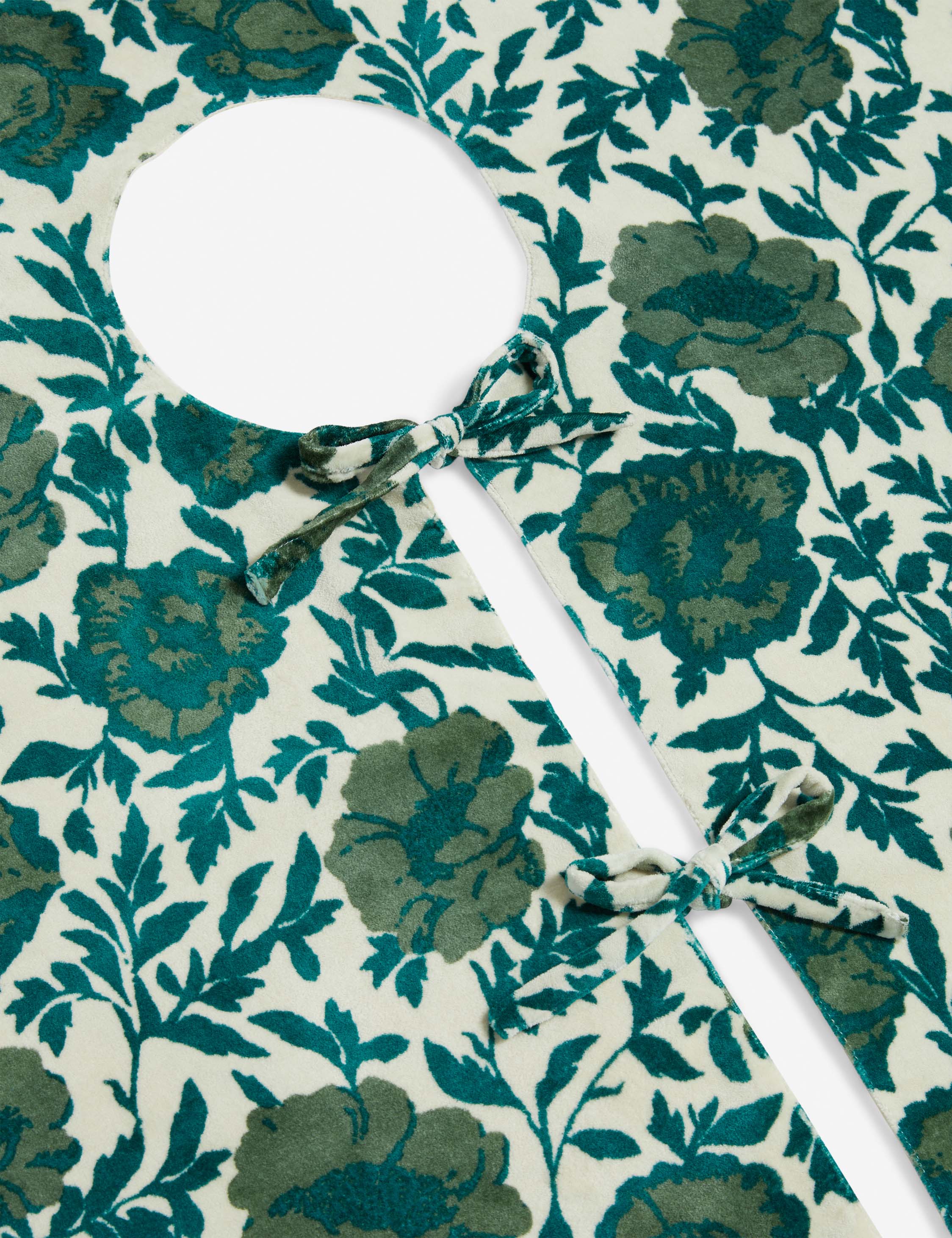 Corabel Velvet Tree Skirt