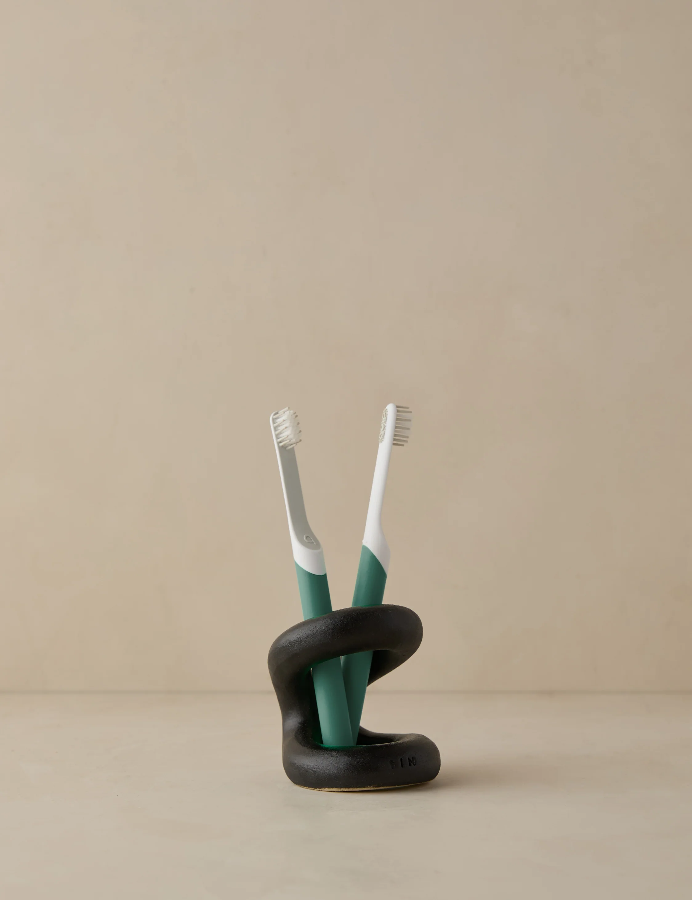 Ood Toothbrush Holder by SIN