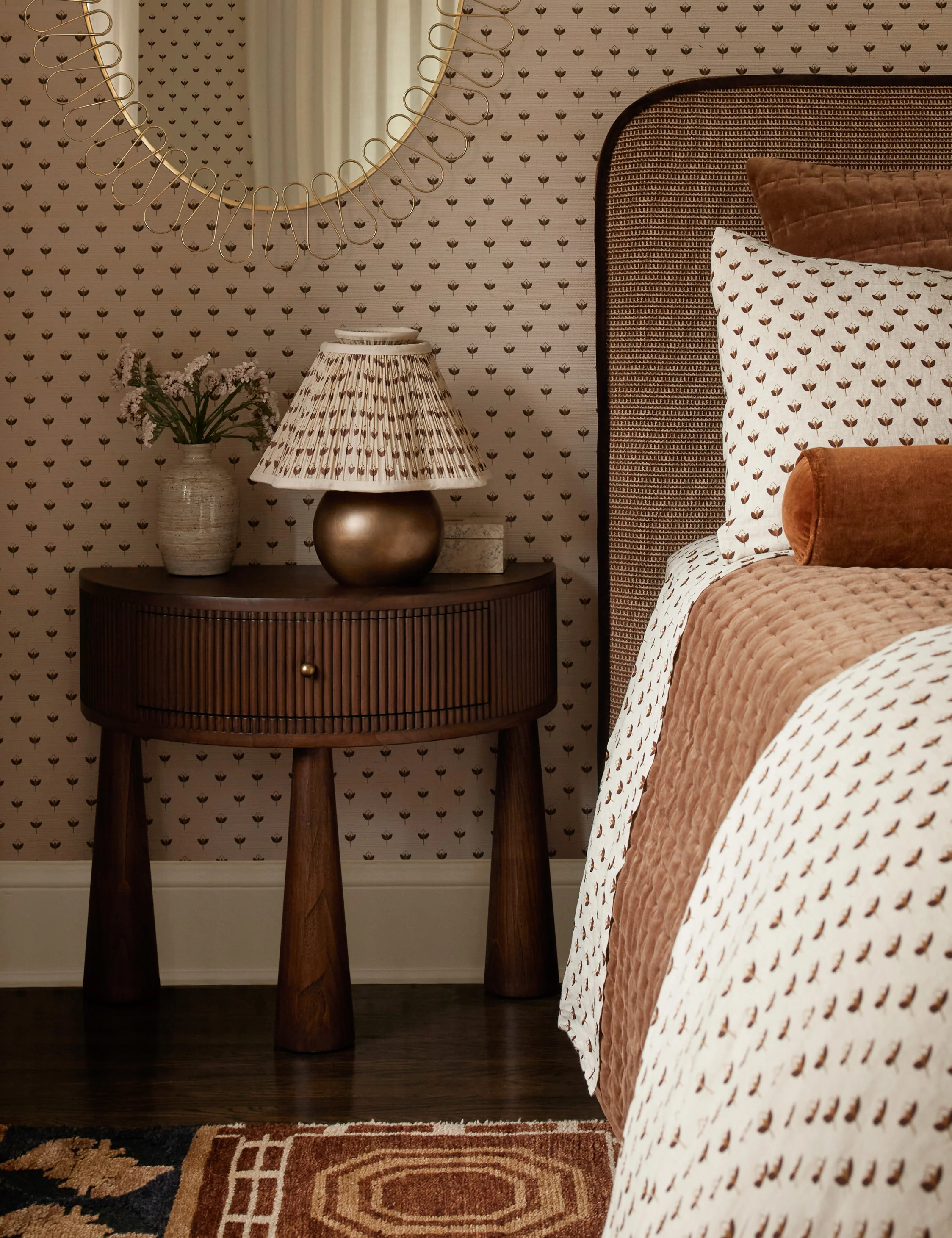 Bryony Vases (Set of 3) 4 Bryony Vases (Set of 3)