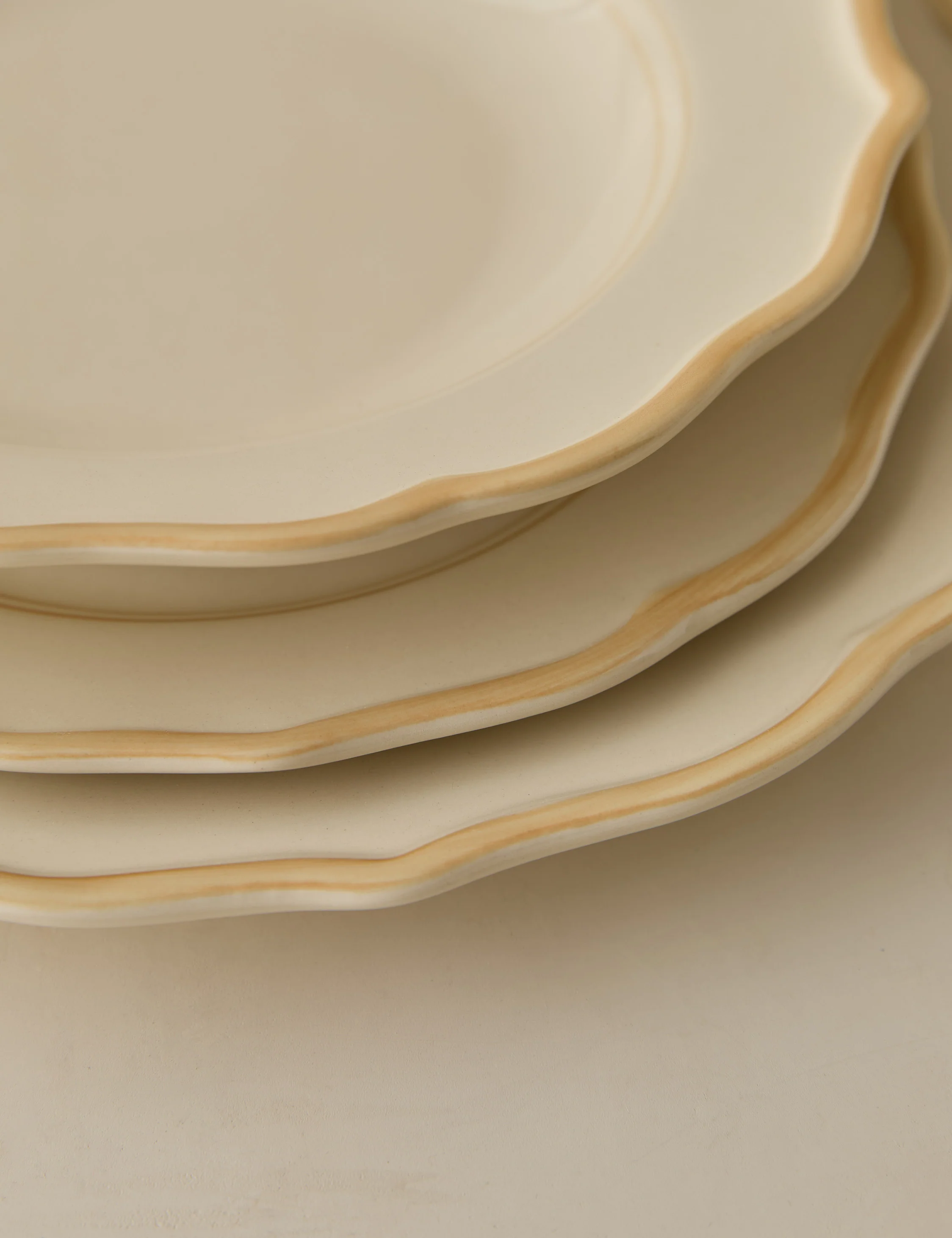Stoneware Dinnerware by Maison Madison 75 Stoneware Dinnerware by Maison Madison