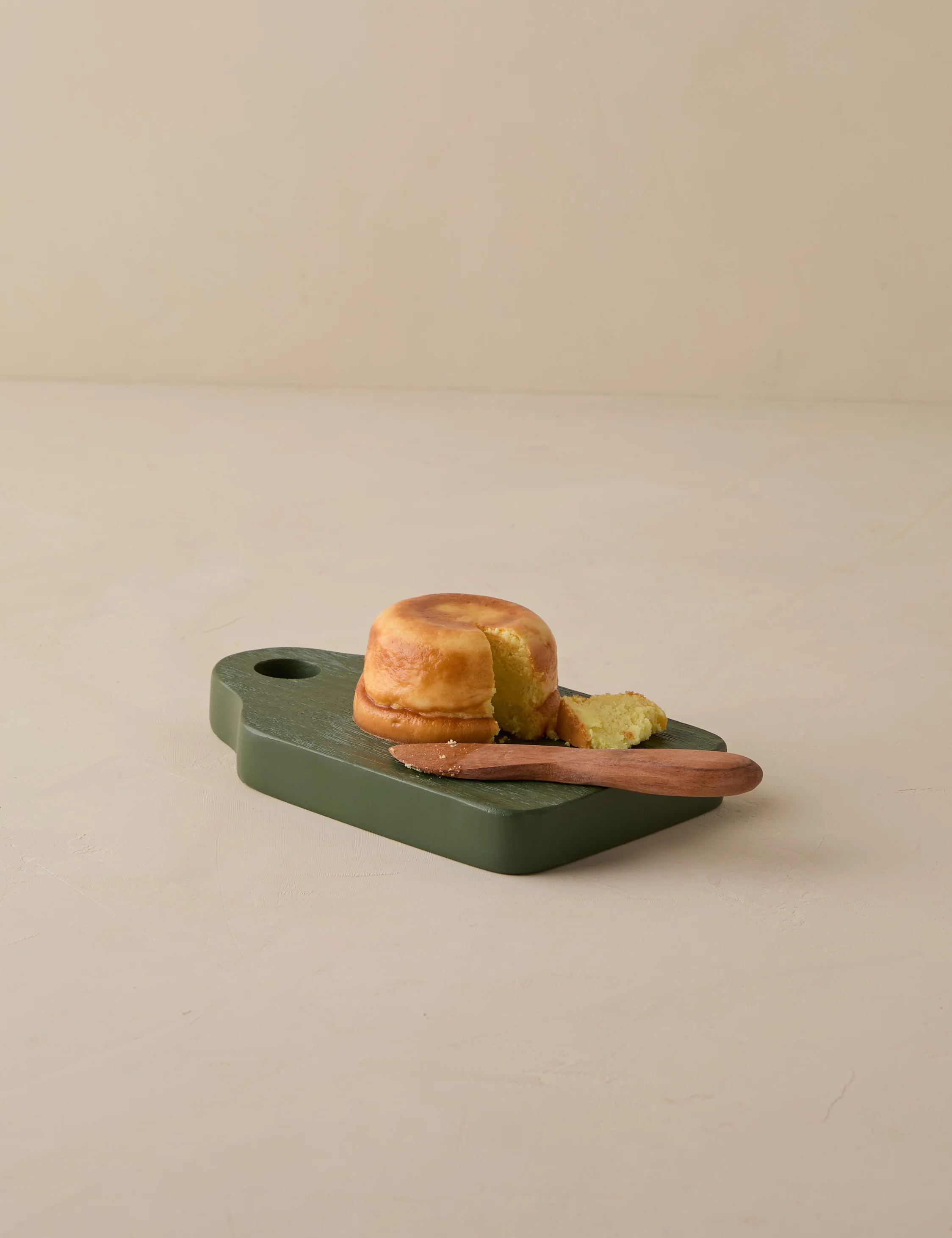 Dutch Cheese Board with Spreader by etúHOME