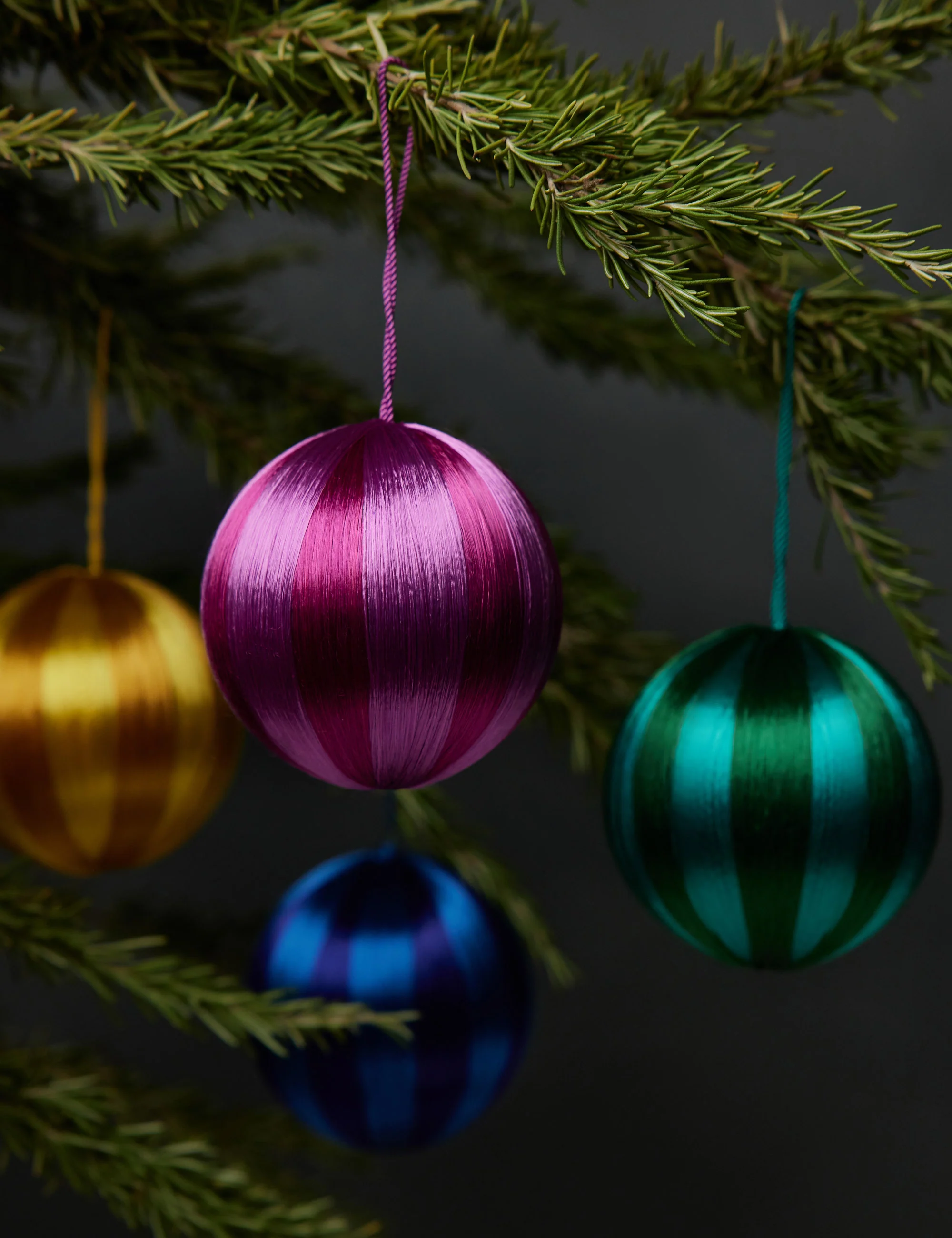 Cody Foster & Co Thread Ball Ornament, Large (Set of 5, Assorted)