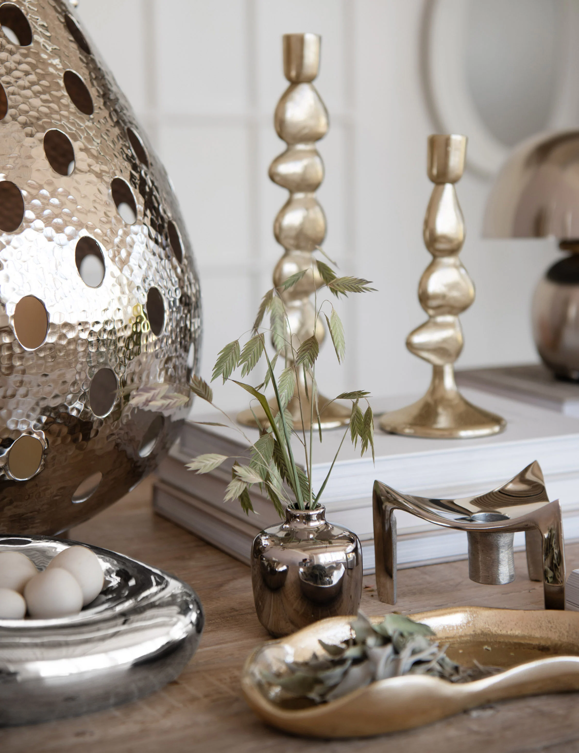 Rinda Taper Candle Holder