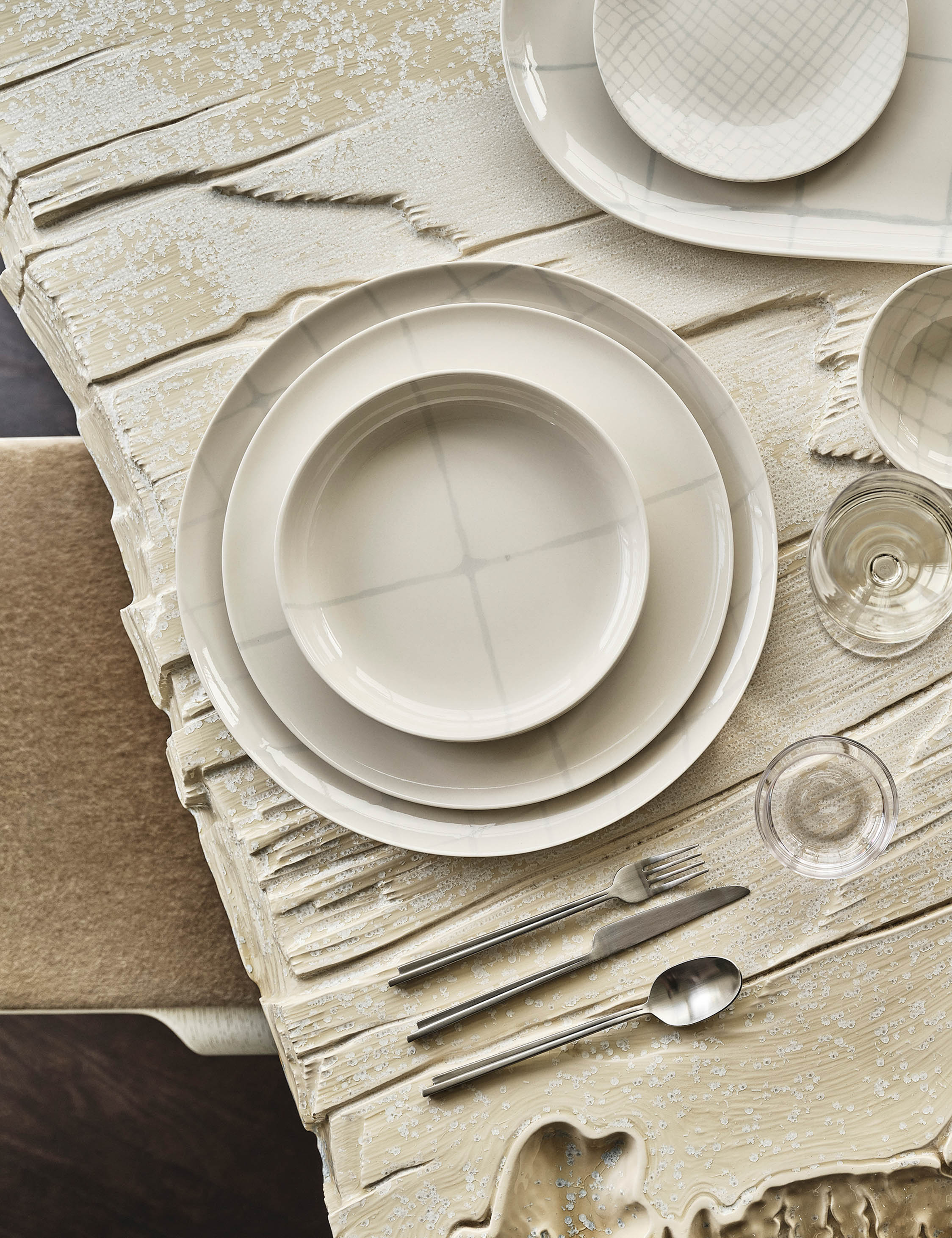 Zuma Porcelain Dinnerware by Kelly Wearstler x Serax