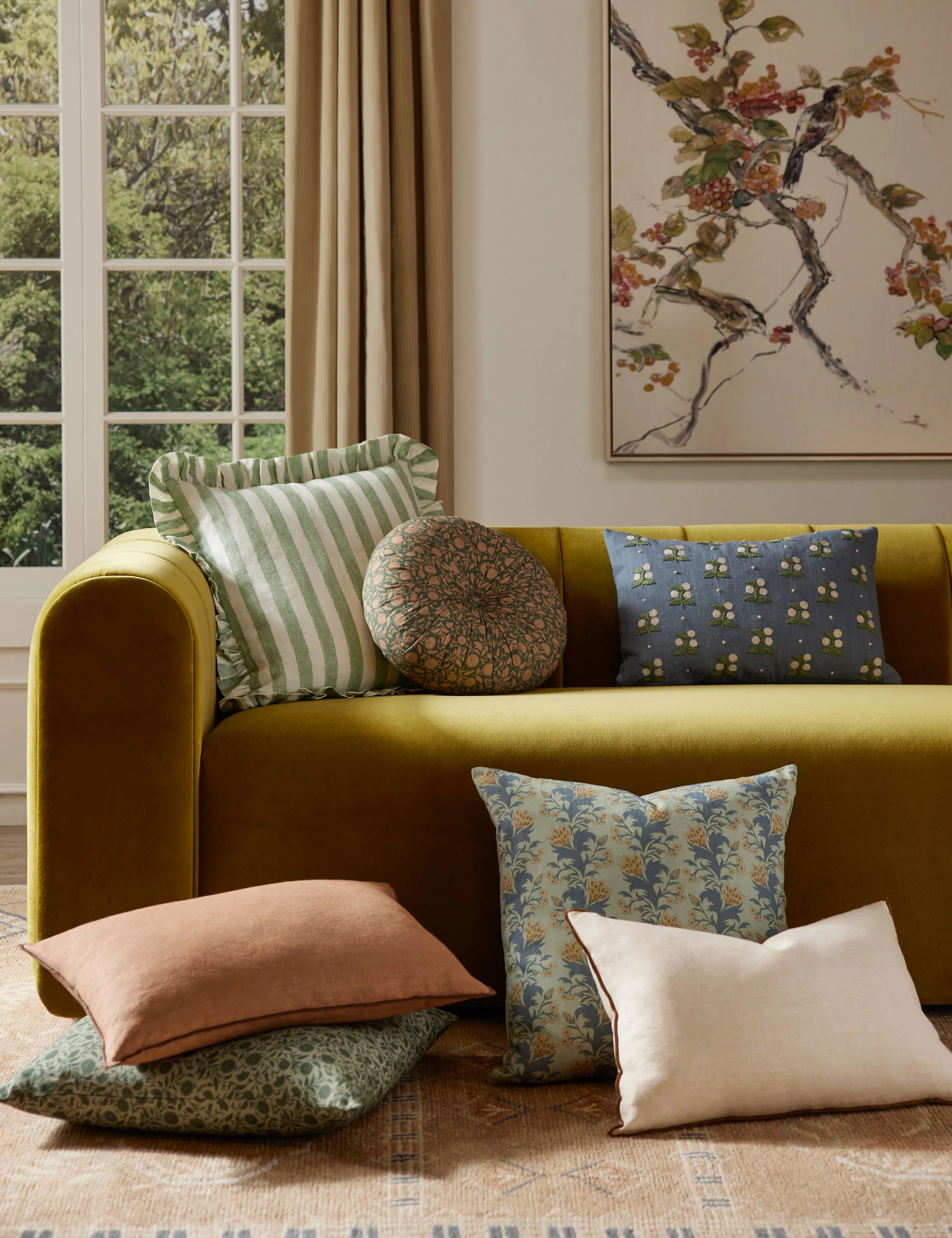 Amaroso Linen Ruffle Pillow