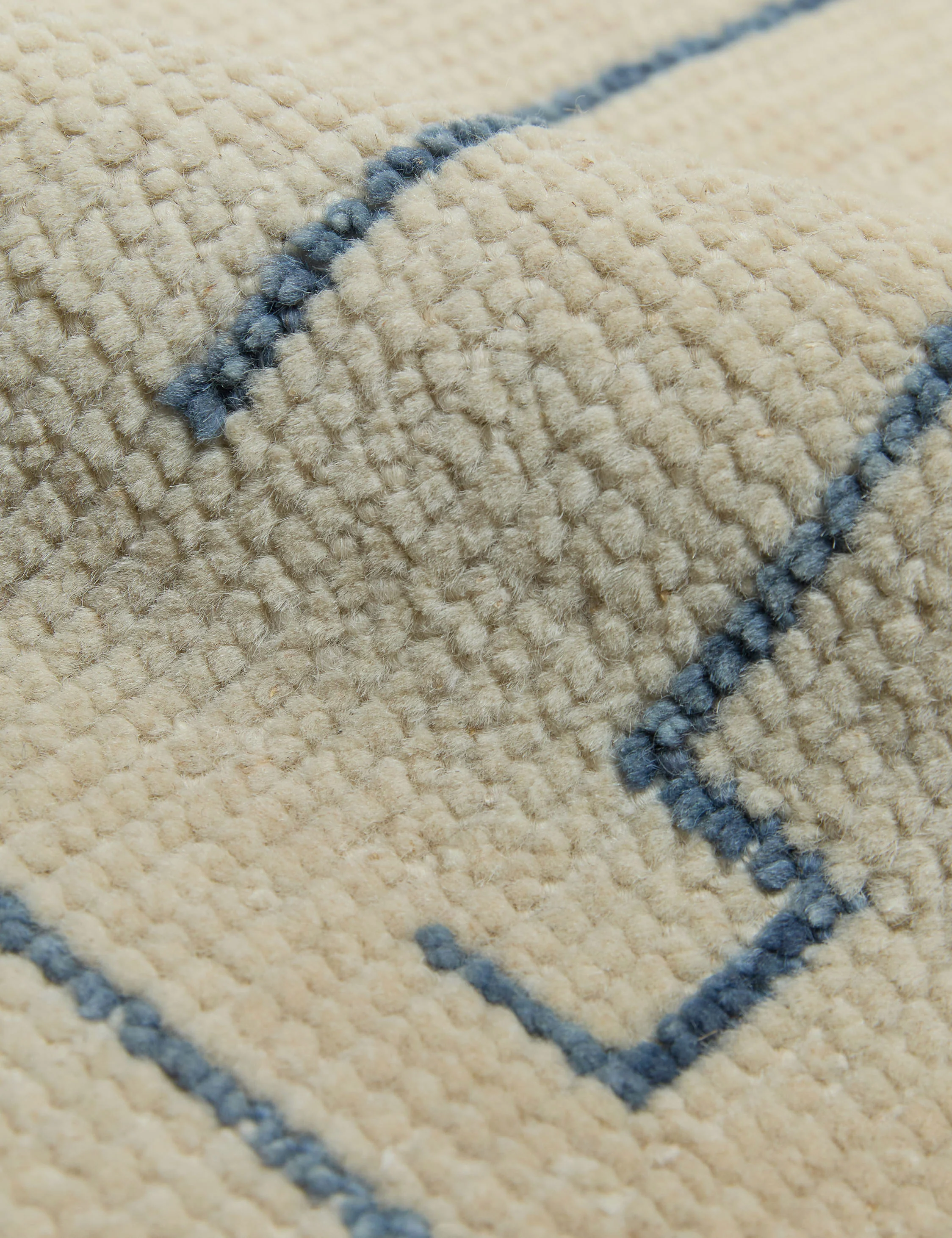 Cardona Hand-Knotted Wool Rug