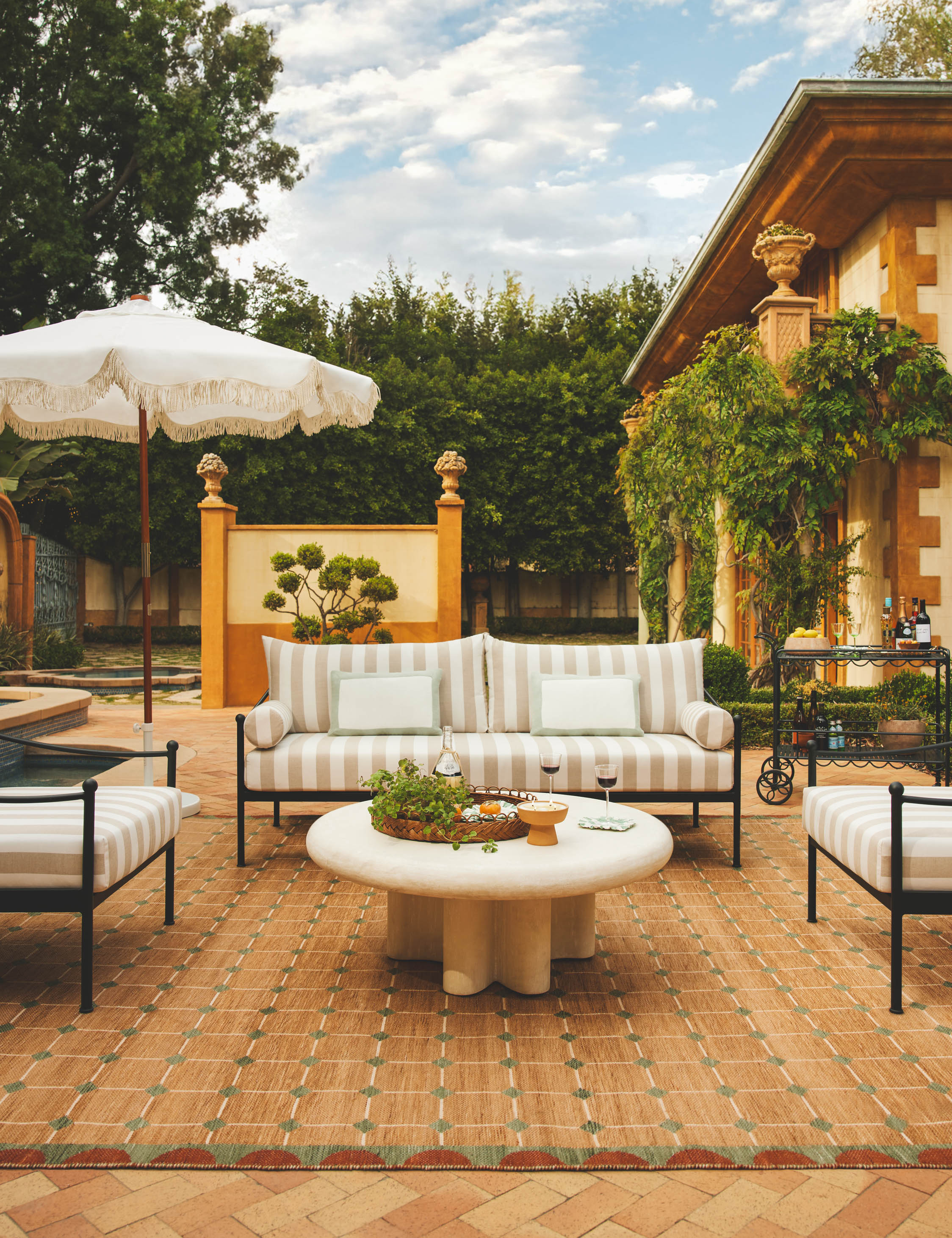 Amica Indoor / Outdoor Pillow