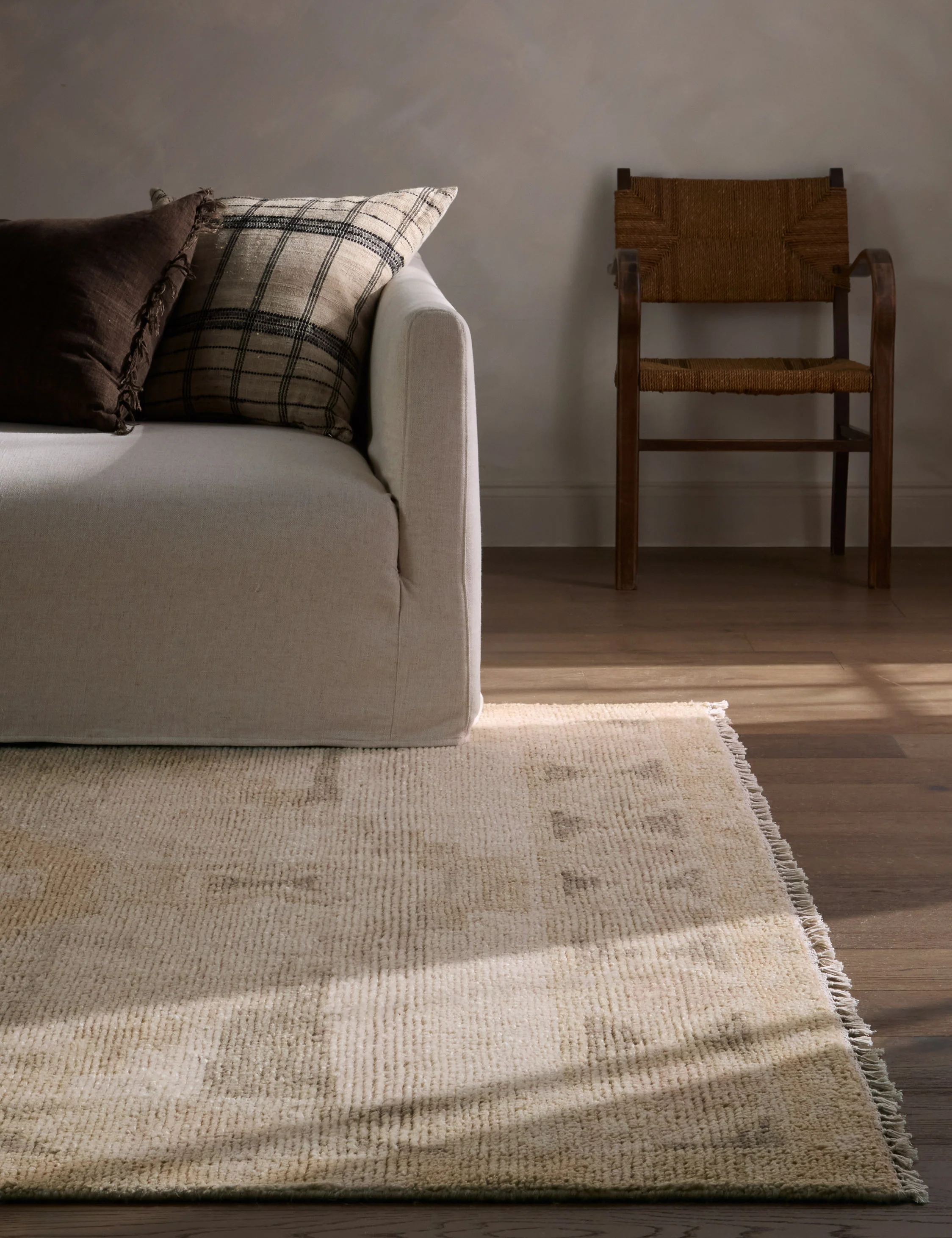 Ambretta Hand-Knotted Wool Rug