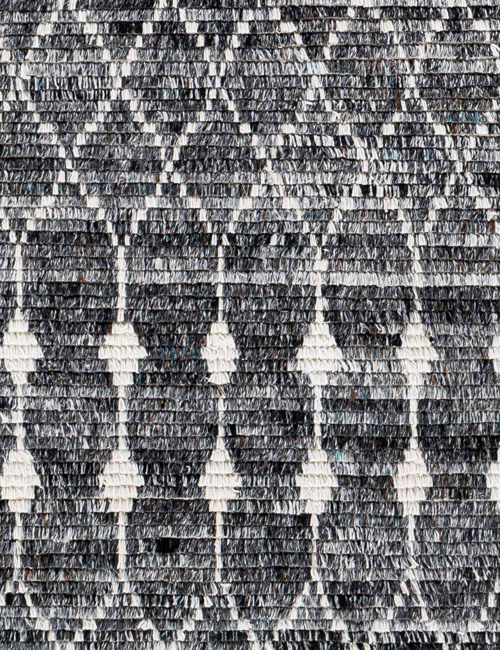 Amani Indoor / Outdoor Rug 10 Amani Indoor / Outdoor Rug